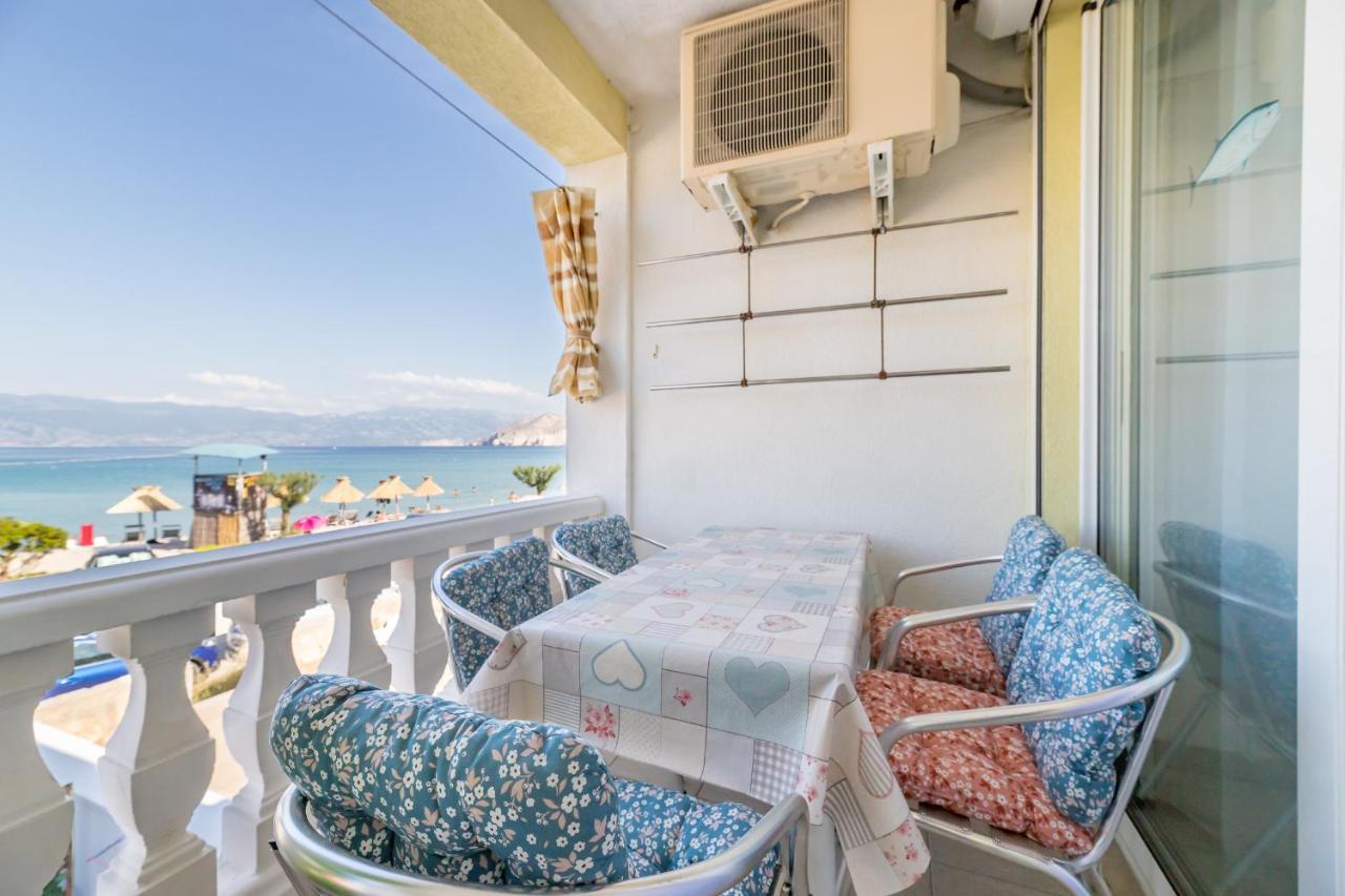 Beach Holiday Baska Esterno foto